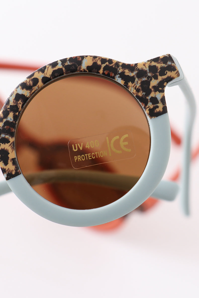 unique-id-9243907d-0c41-4736-a2e2-c885df556321